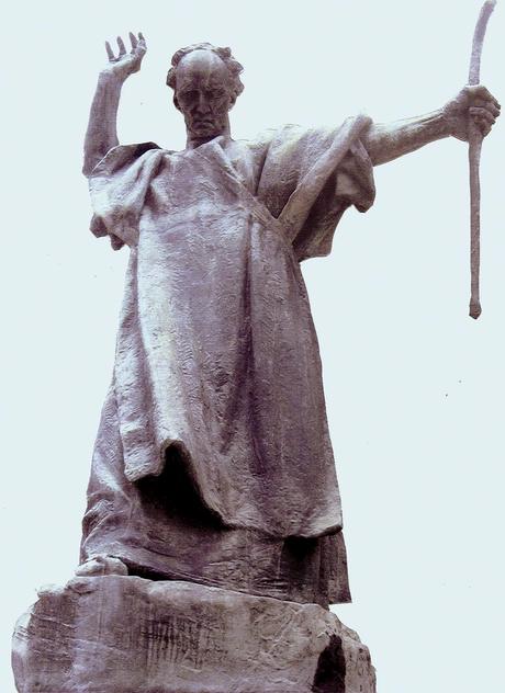 Statue-de-saint-Colomban-%C3%A0-Luxeuil.jpg