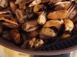 Nouilles de riz aux gambas et moules Cliquer sur les photos pour les agrandir