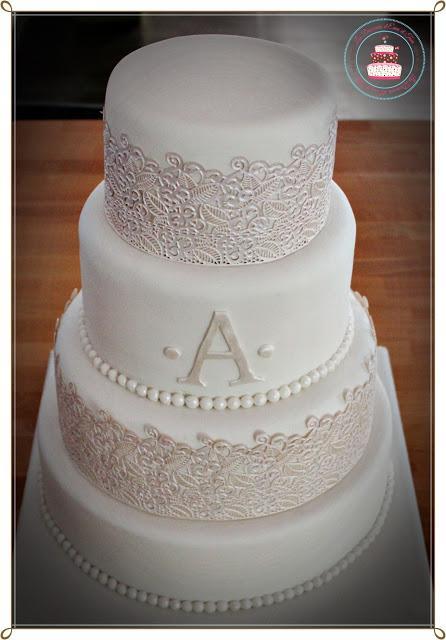 Wedding cake lace ou tout en dentelle