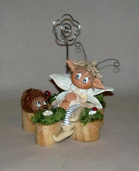 Porte-photo avec p'tite elfe et hérisson en porcelaine froide