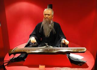 Udon-Thani, donner le biberon aux Koï [HD]