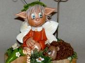 Porte-photo avec p'tite elfe hérisson porcelaine froide