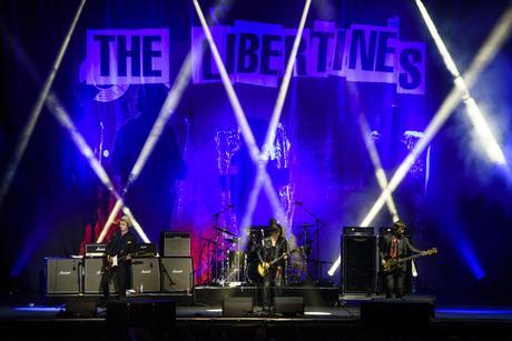 BERLIN, GERMANY - SEPTEMBER 12: The Libertines perform live on stage during the first day of the Lollapalooza Berlin music festival at Tempelhof Airport on September 12, 2015 in Berlin, Germany.  (Photo by Clemens Bilan/Redferns for Lollapalooza Berlin)