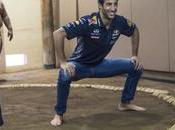 Daniel Ricciardo tente bouger Sumo