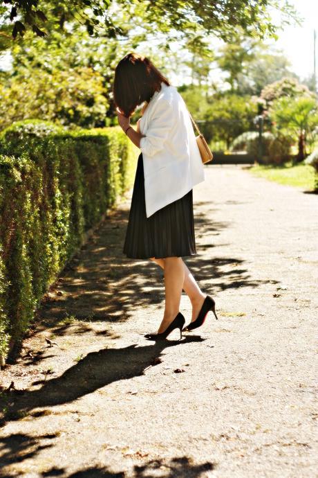 look-jupe-simili-midi-blazer-blanc-mix-de-saison-blog-mode-blazer-blanc
