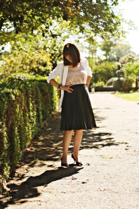 look-jupe-simili-midi-blazer-blanc-mix-de-saison-blog-mode-blazer-blanc