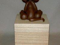 Boite avec p'tit chien en porcelaine froide