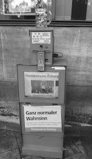 Les miscellanées de septembre 2015 distributeur journaux allemand chope vide bretzel et cafe creme