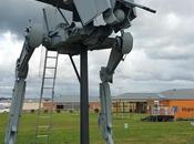 construit Bipode Impérial dans jardin