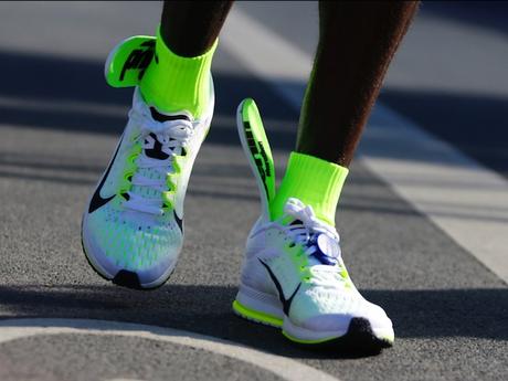 Il loupe le record du monde du marathon à cause de ses Nike !