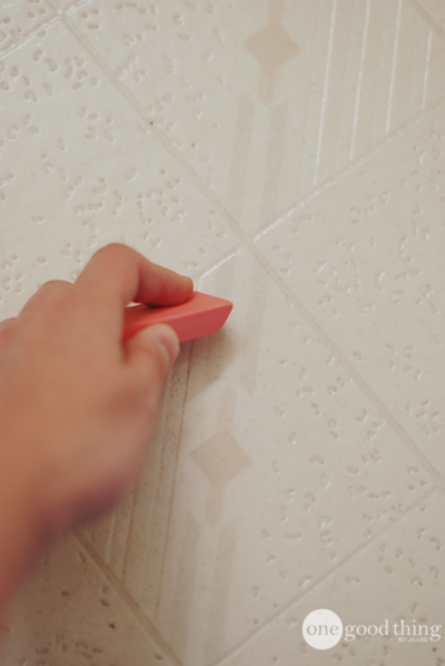 Ce qu’elle arrive à faire avec une vieille gomme est génial gomme