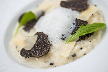 Risotto lié au parmesan, aux truffes d'été