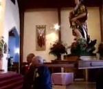 vidéo statue décapitée église