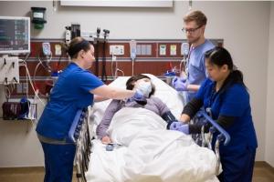 INFIRMIÈRE des URGENCES: L'expérience d'une détresse morale spécifique – The Journal of Emergency Nursing