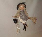 Sorcières  à suspendre en porcelaine froide