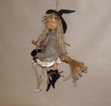 Sorcières  à suspendre en porcelaine froide