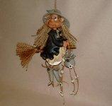 Sorcières  à suspendre en porcelaine froide