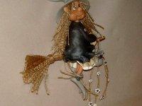 Sorcières  à suspendre en porcelaine froide