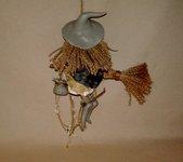 Sorcières  à suspendre en porcelaine froide