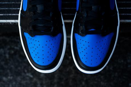 Air Jordan 1 Retro Low OG Varsity Royal 2