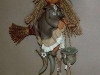 Sorcières à suspendre en porcelaine froide