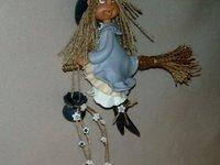 Sorcières à suspendre en porcelaine froide