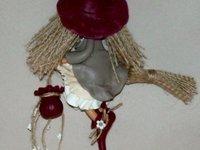 Sorcières à suspendre en porcelaine froide