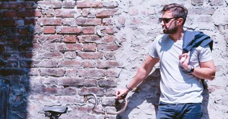 Comment reconnaître un connard ?