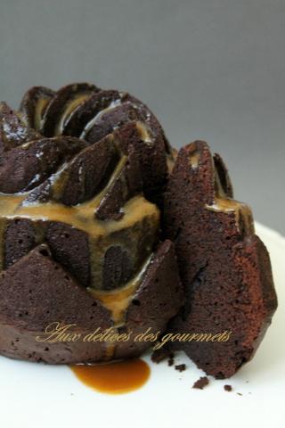 BUNDT CAKE AU CHOCOLAT, SAUCE CARAMEL