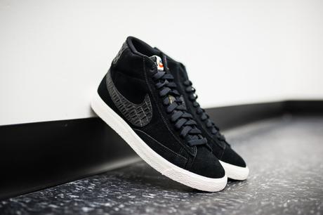 Nike Blazer Mid Premium Vintage “Black / Sail”