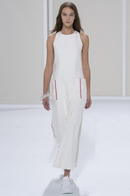 Le défilé Femme printemps et été 2016 de Hermès.