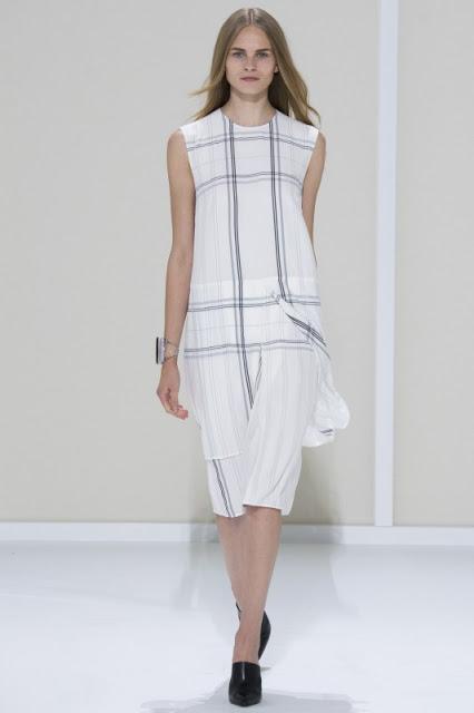 Le défilé Femme printemps et été 2016 de Hermès.