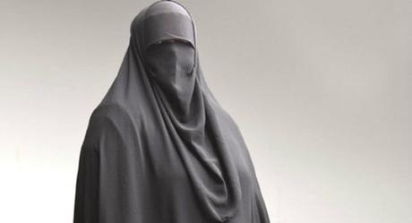  Poignardée par son père..avoir refusé de porter le niqab