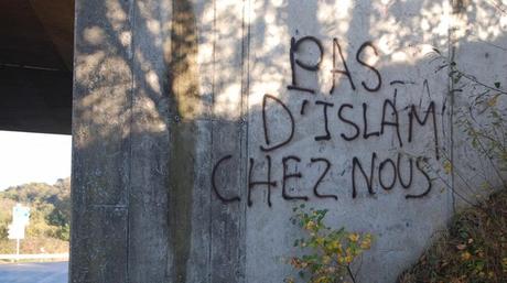 France : Je n’aime pas les arabes, alors fais gaffe à toi ! 