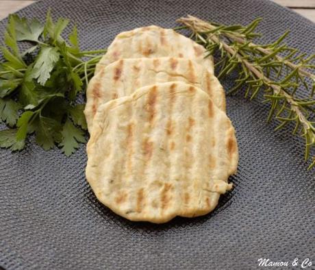 Petits pains plats aux fines herbes (flatbreads de Jamie Oliver)