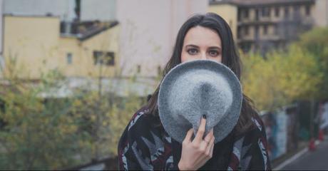 10 choses bizarres que font les femmes pour séduire les hommes