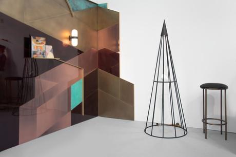 Mobilier d’exposition rencontre entre étudiants et savoir-faire du métal Pouenat