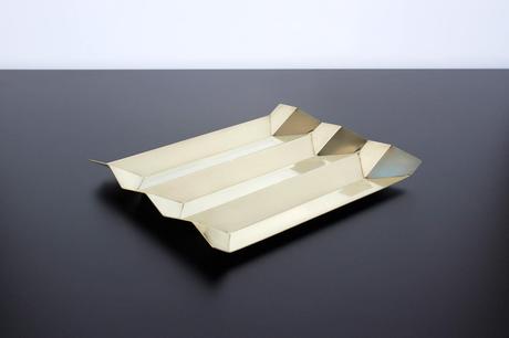 Valley Tray organiseur bureau laiton par Riley Sanders