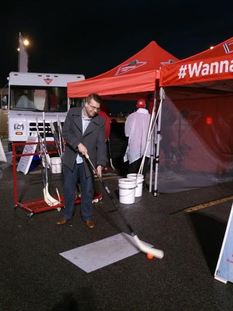 Sur la route du #CTHockeyTruck Canadian Tire #SoyezCH