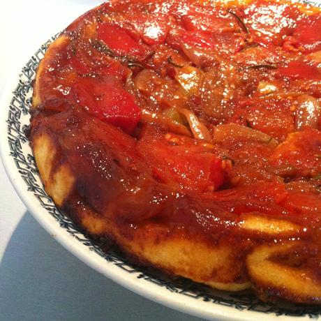 TARTE TATIN DE TOMATES ET ECHALOTES...PAR HAYLEY