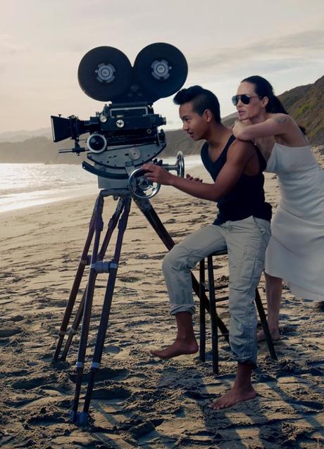 Angelina Jolie Pitt nous parle de la philanthropie et de son dernier film avec son mari en couv' du Vogue US de Novembre...
