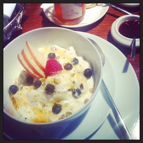 CLAUS: L'AMI DU PETIT-DEJEUNER