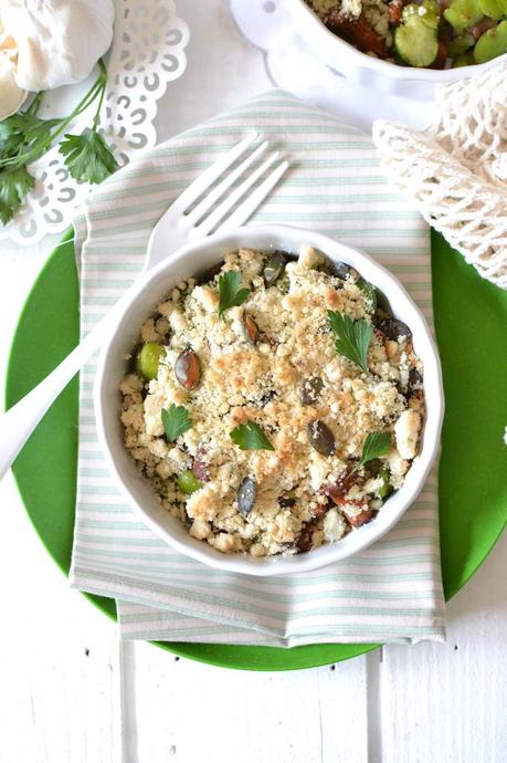 Crumble de champignons et fèves au "beurre&quot; d'ail persillé
