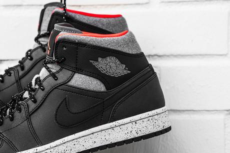 Air Jordan 1 Mid Black Infrared