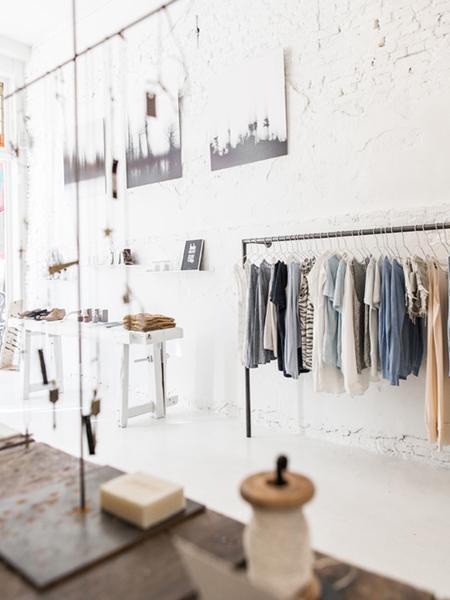 Amsterdam / Cottoncake : concept-store  aux murs blancs /