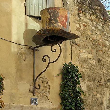 Un capelié o uno capeliero ? 1683173106.jpg