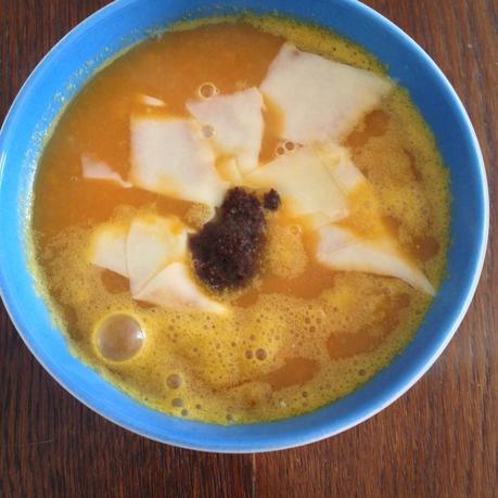 Soupe au potiron, carottes et tapenade
