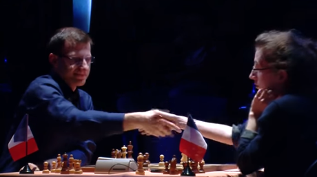 La belle victoire de Marie Sebag face à Tigran Gharamian lors de la ronde 1 du Trophée d'échecs Karpov 2015 - Photo © capechecs 