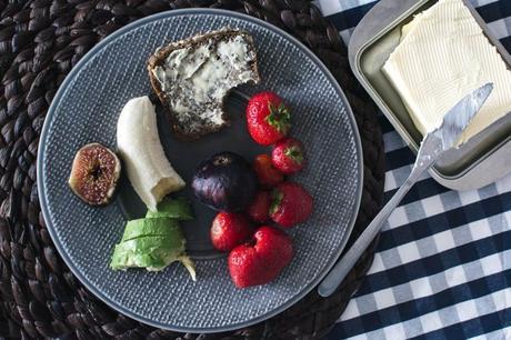 It's breakfast time! It's breakfast time!