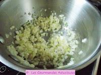 Courgettes farcies aux radis d'hiver, riz, noix et raisins (Vegan)